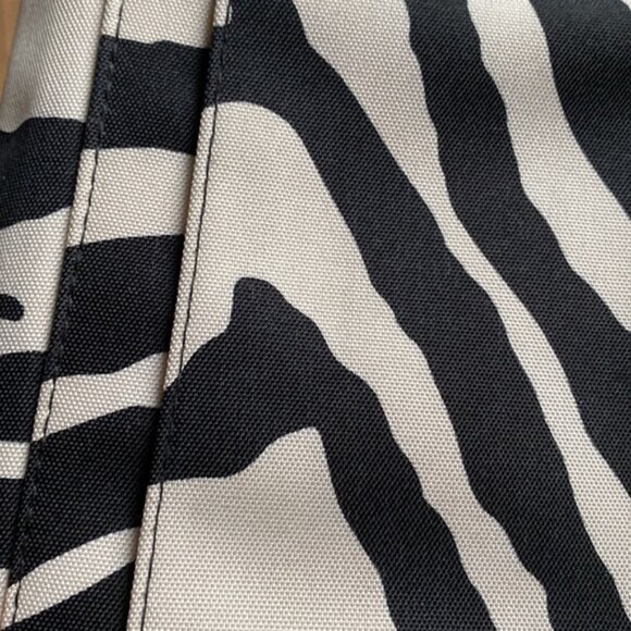 Vintage Y2K Zebra print cross body purse - Picture 9 of 9